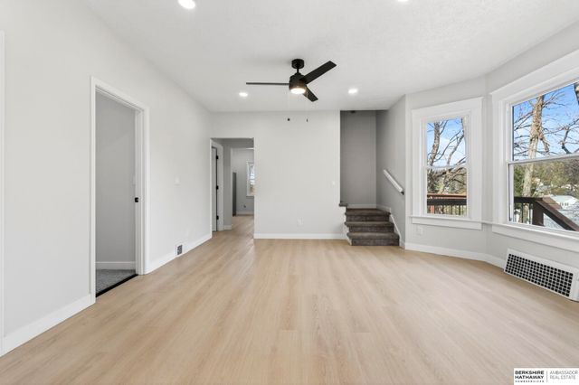 6772 Bedford Avenue, Omaha, NE 68104