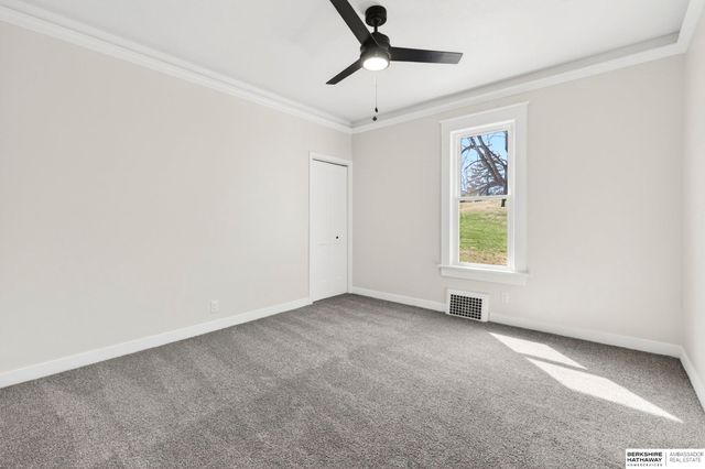 6772 Bedford Avenue, Omaha, NE 68104