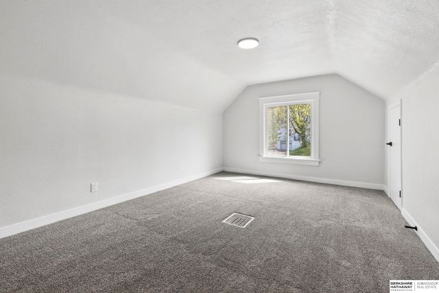 6772 Bedford Avenue, Omaha, NE 68104