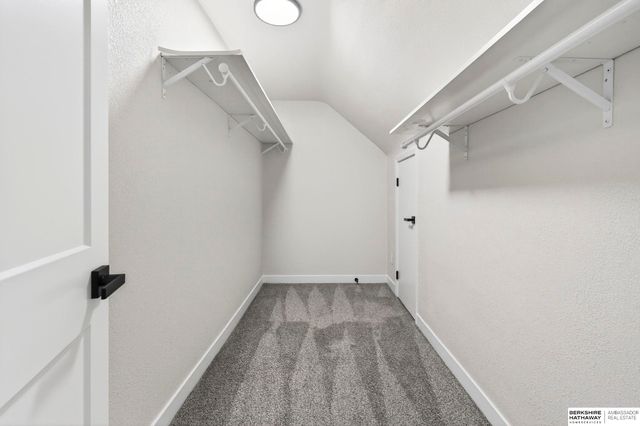 6772 Bedford Avenue, Omaha, NE 68104