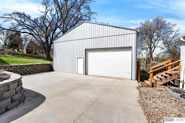 6772 Bedford Avenue, Omaha, NE 68104