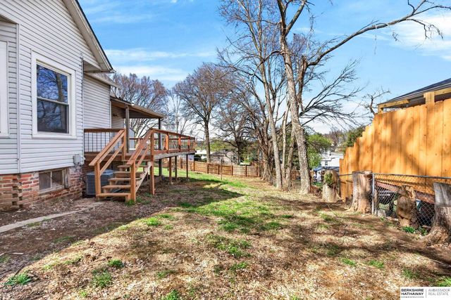 6772 Bedford Avenue, Omaha, NE 68104