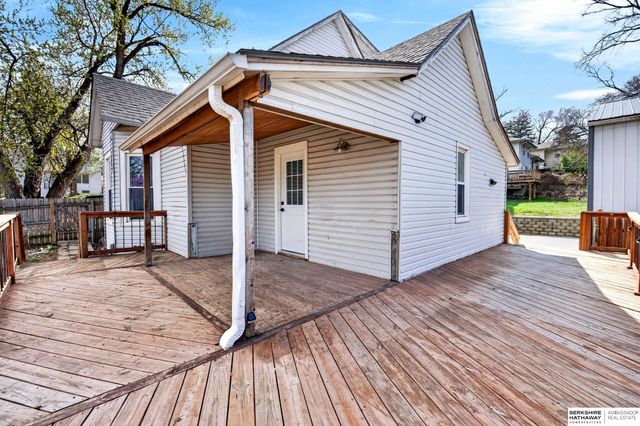 6772 Bedford Avenue, Omaha, NE 68104