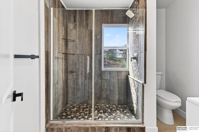 6772 Bedford Avenue, Omaha, NE 68104