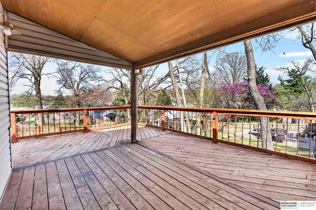 6772 Bedford Avenue, Omaha, NE 68104