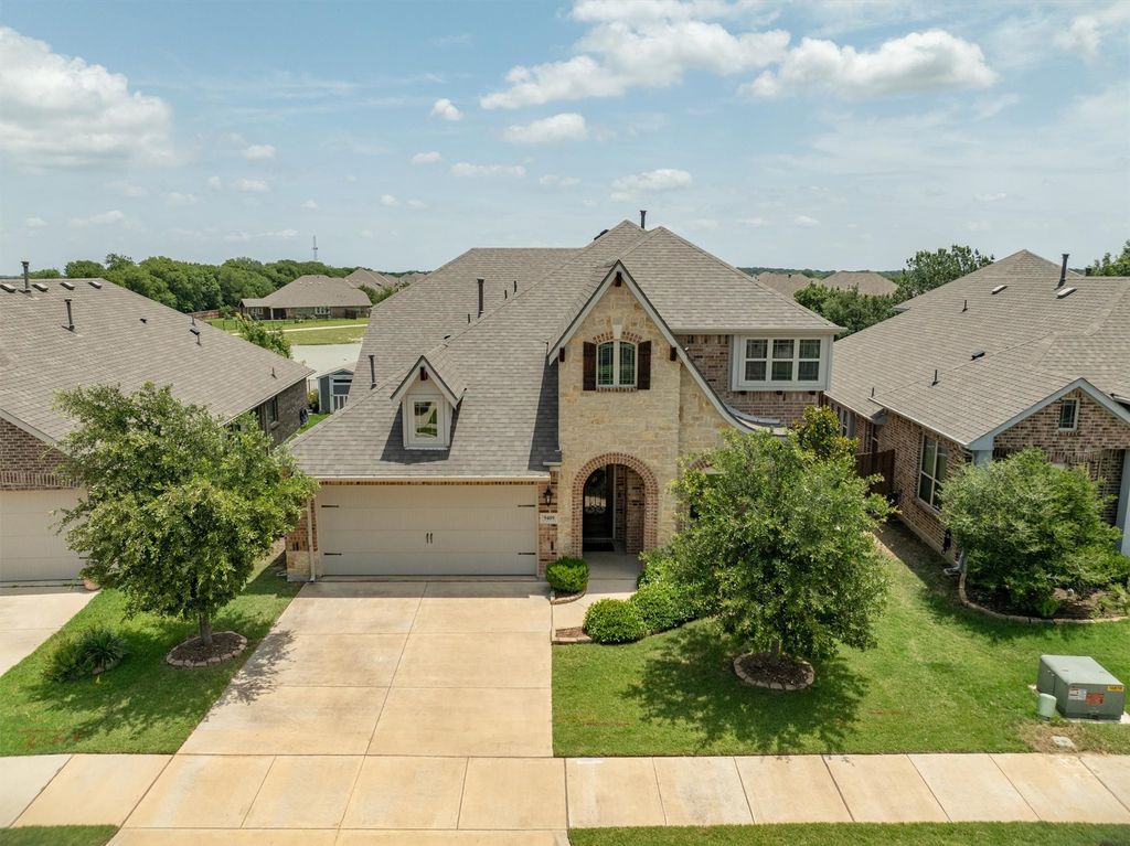 9409 Meadowpark Drive, Denton, TX 76226