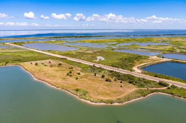 1105 Bobs Road, Crystal Beach, TX 77650