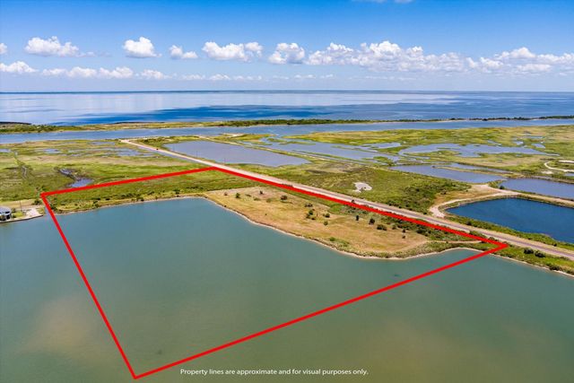 1105 Bobs Road, Crystal Beach, TX 77650