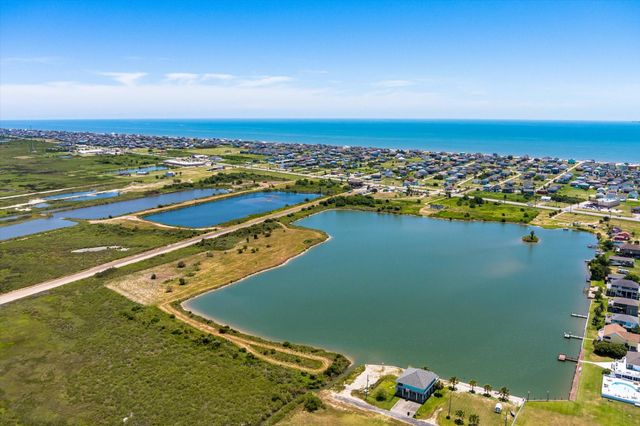 1105 Bobs Road, Crystal Beach, TX 77650
