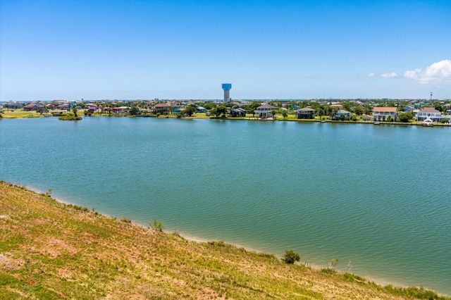 1105 Bobs Road, Crystal Beach, TX 77650