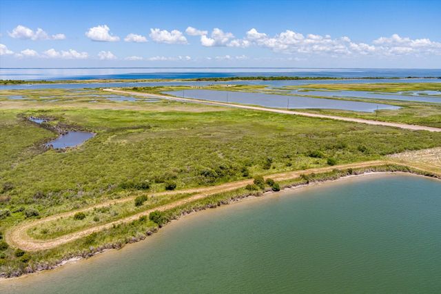 1105 Bobs Road, Crystal Beach, TX 77650