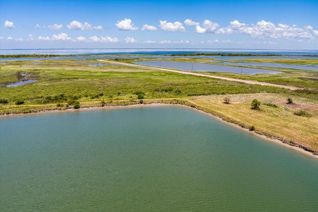 1105 Bobs Road, Crystal Beach, TX 77650