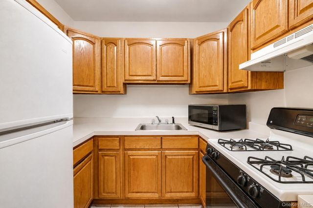 143 Newport Street, Brooklyn, NY 11212