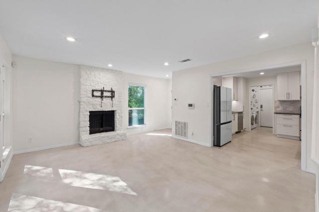 1245 Spyglass DR B, Austin, TX 78746