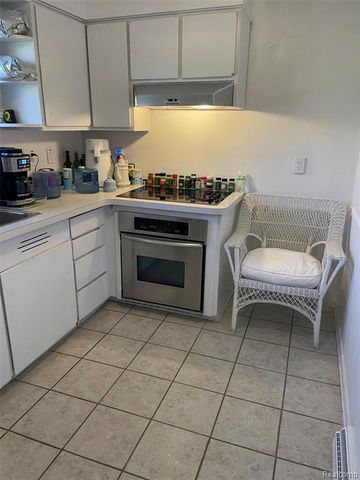 3443 Nichols Road, Auburn Hills, MI 48326