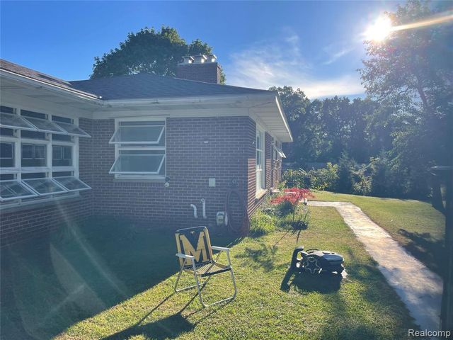 3443 Nichols Road, Auburn Hills, MI 48326