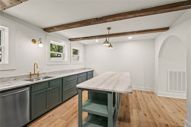 1400 W Emma Avenue, Springdale, AR 72764