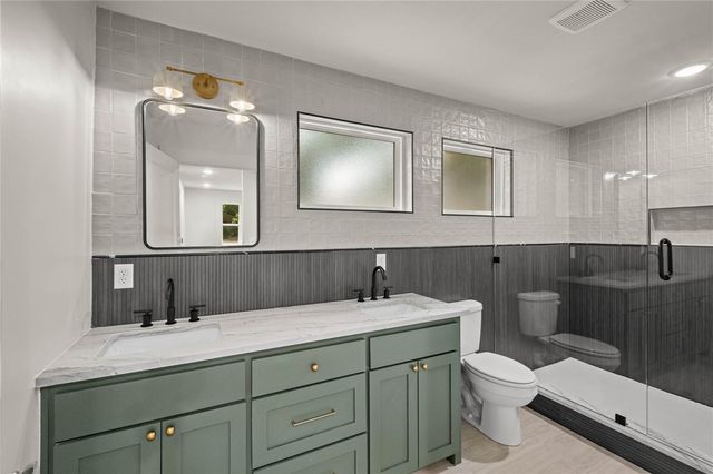 1400 W Emma Avenue, Springdale, AR 72764