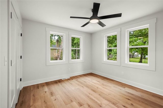 1400 W Emma Avenue, Springdale, AR 72764