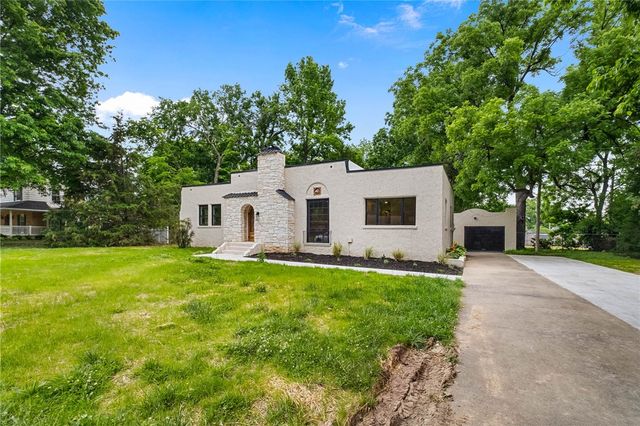 1400 W Emma Avenue, Springdale, AR 72764