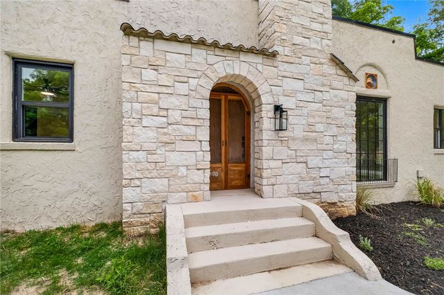 1400 W Emma Avenue, Springdale, AR 72764