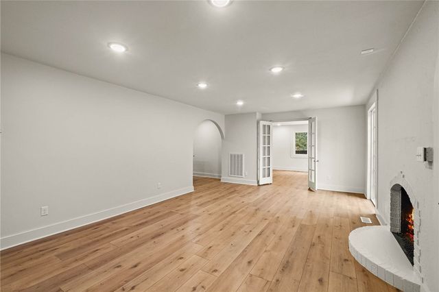 1400 W Emma Avenue, Springdale, AR 72764