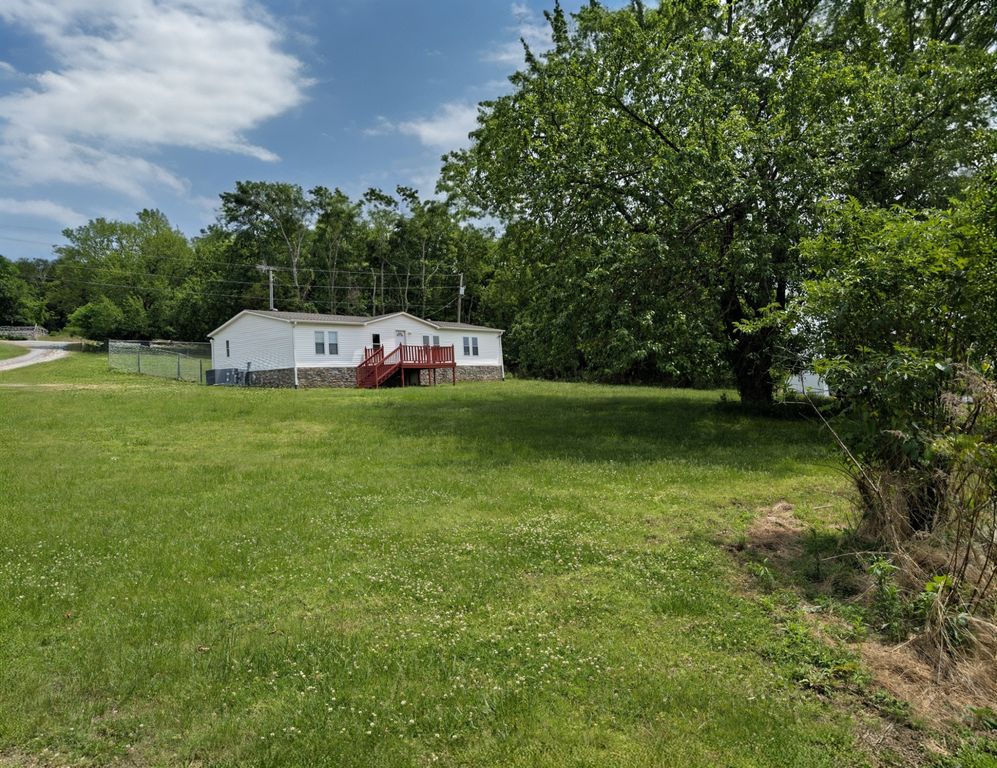 11 Brittany Ln, Gordonsville, TN 38563