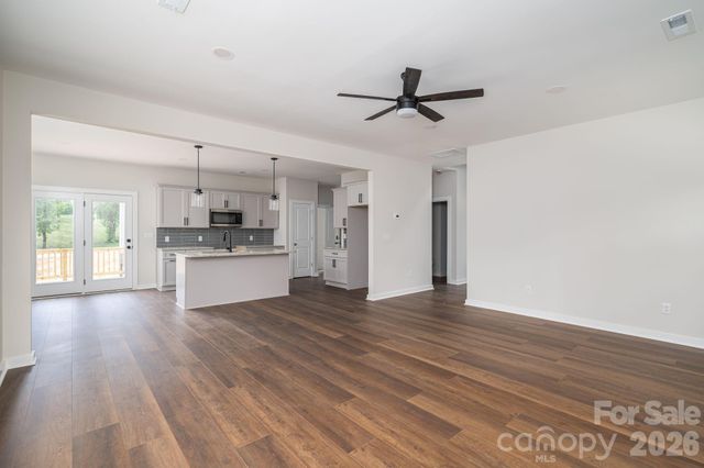 17 Tennyson Drive, Taylorsville, NC 28681