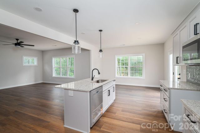 17 Tennyson Drive, Taylorsville, NC 28681