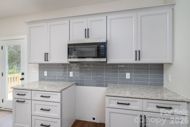 17 Tennyson Drive, Taylorsville, NC 28681