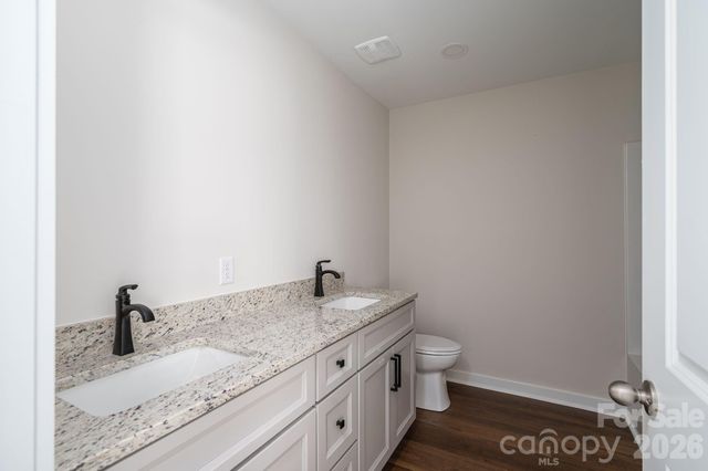 17 Tennyson Drive, Taylorsville, NC 28681