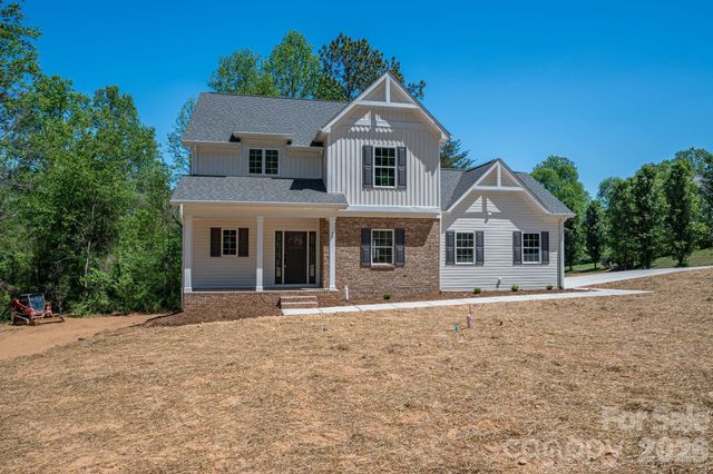 17 Tennyson Drive, Taylorsville, NC 28681