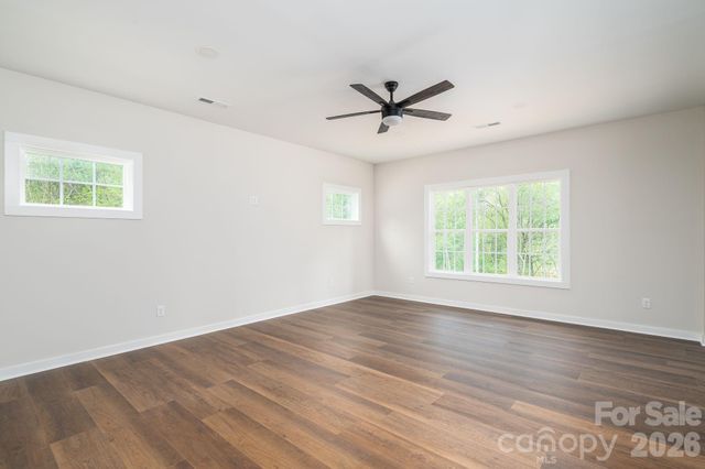 17 Tennyson Drive, Taylorsville, NC 28681