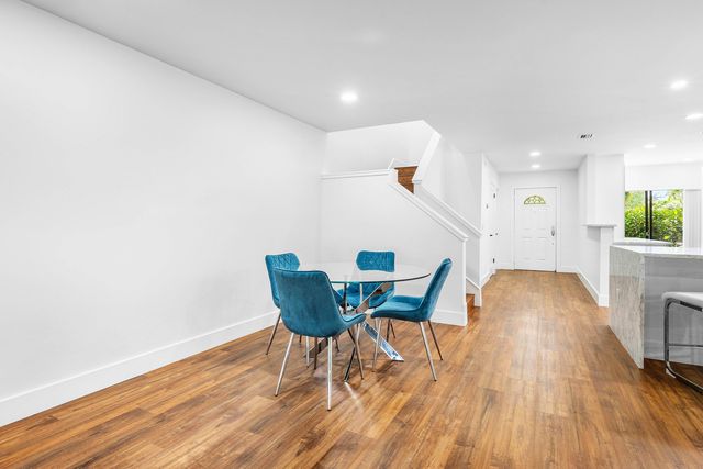 27 Stratford Ln Lane W C, Boynton Beach, FL 33436