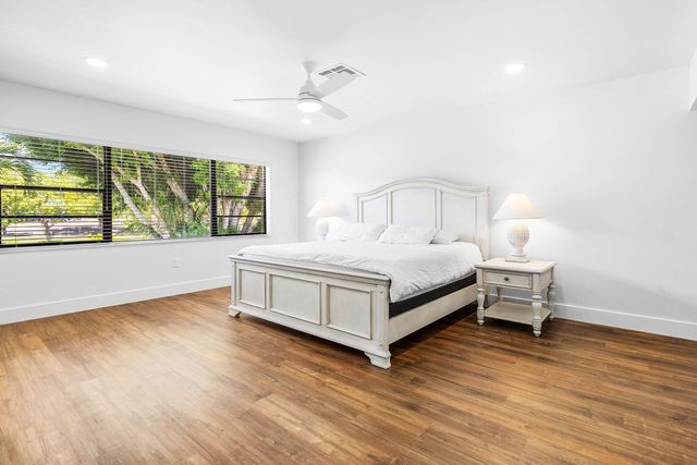 27 Stratford Ln Lane W C, Boynton Beach, FL 33436