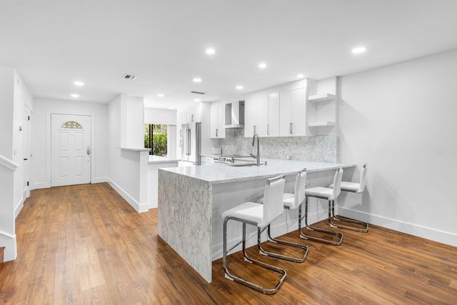 27 Stratford Ln Lane W C, Boynton Beach, FL 33436