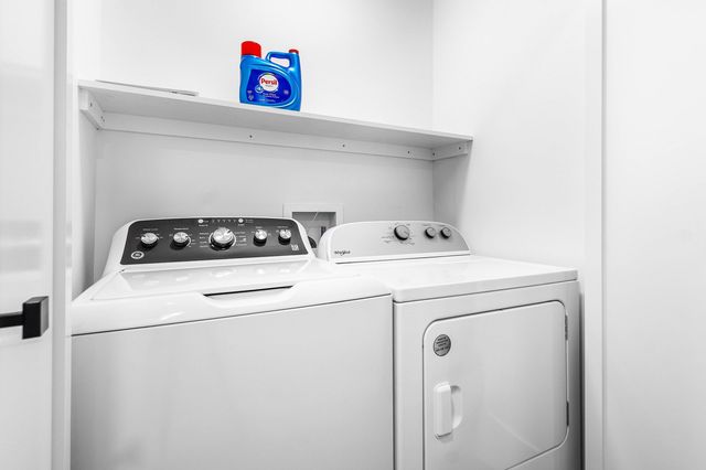 27 Stratford Ln Lane W C, Boynton Beach, FL 33436