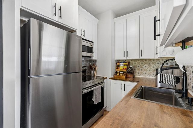 2835 18TH AVENUE N, St Petersburg, FL 33713