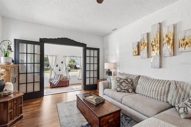 2835 18TH AVENUE N, St Petersburg, FL 33713