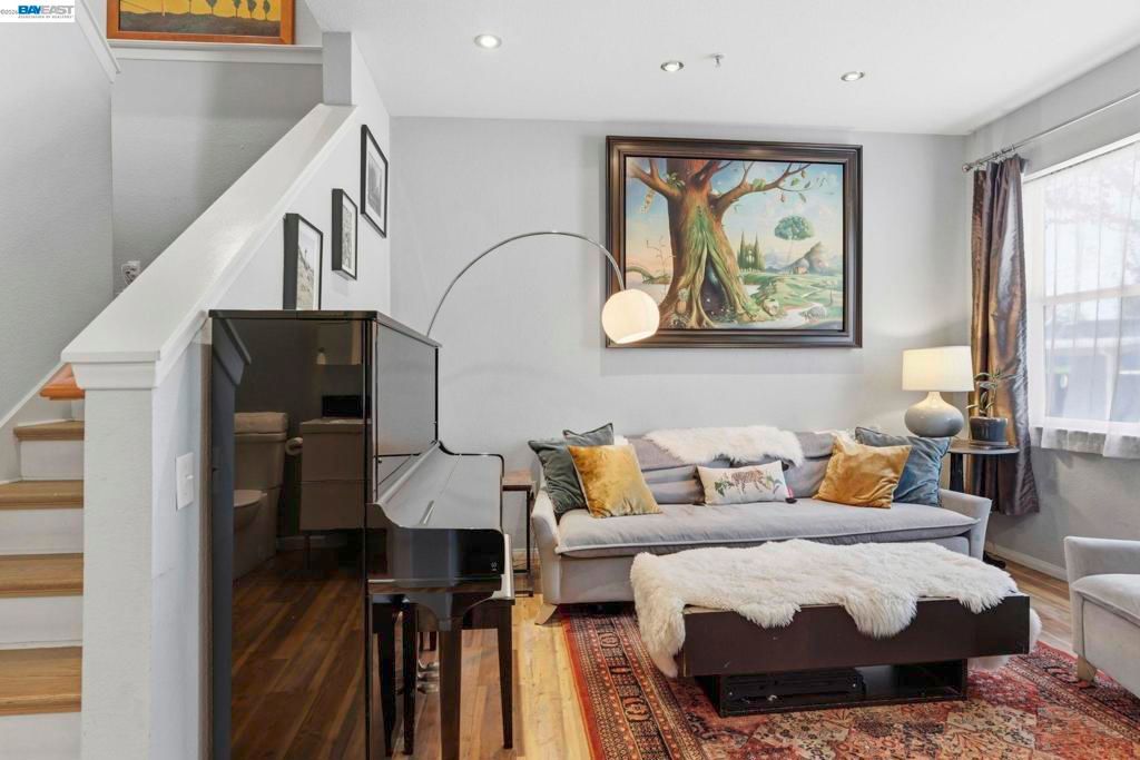 Image 5 of property listing at 4115 4115 Freeda Ct, Livermore, CA 94550