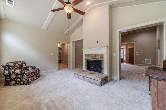997 Spanish Moss Trail, Loganville, GA 30052