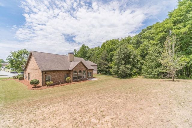 997 Spanish Moss Trail, Loganville, GA 30052