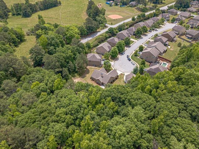 997 Spanish Moss Trail, Loganville, GA 30052