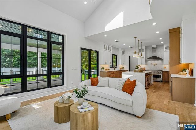 83 Falcon Road, Livingston, NJ 07039