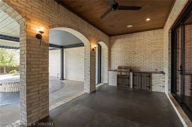 8400 Donnington Court, Fort Smith, AR 72916