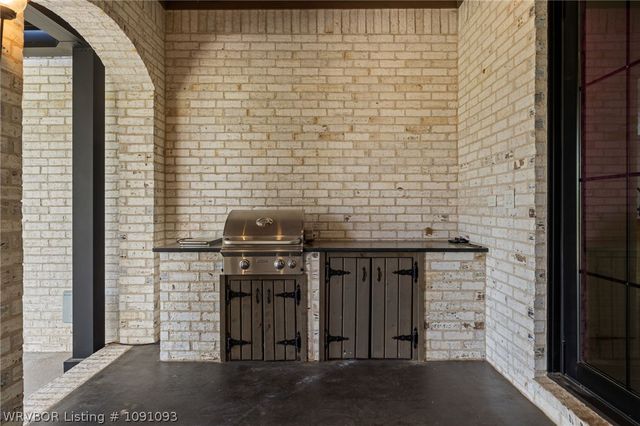 8400 Donnington Court, Fort Smith, AR 72916