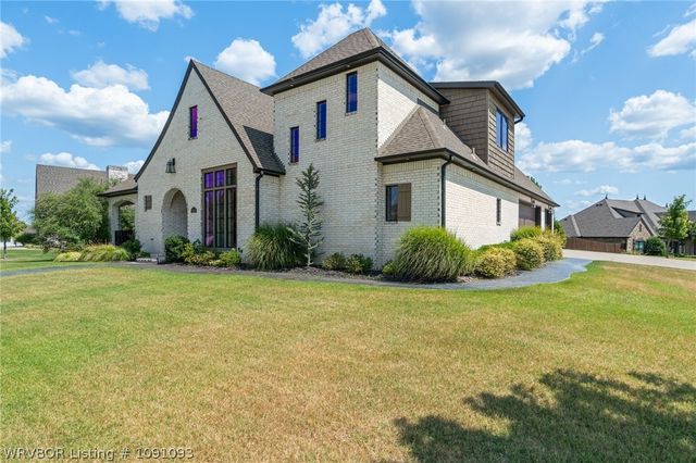 8400 Donnington Court, Fort Smith, AR 72916