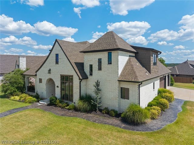 8400 Donnington Court, Fort Smith, AR 72916