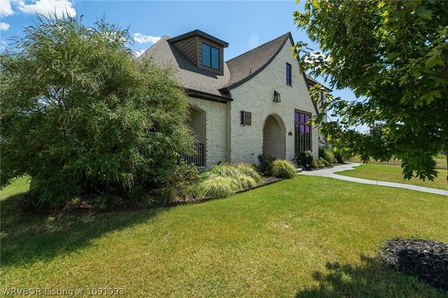 8400 Donnington Court, Fort Smith, AR 72916