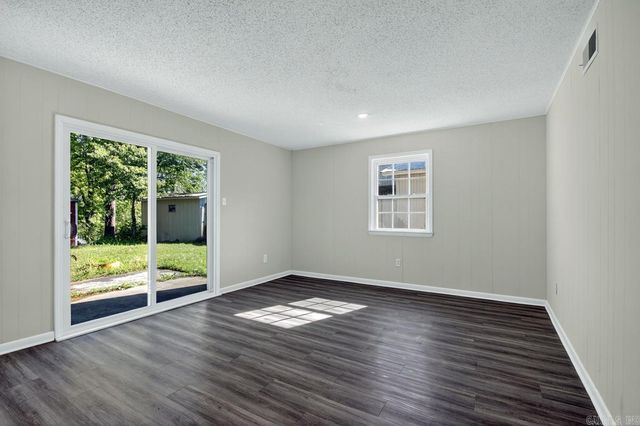 5500 McMurtrey Drive, North Little Rock, AR 72118